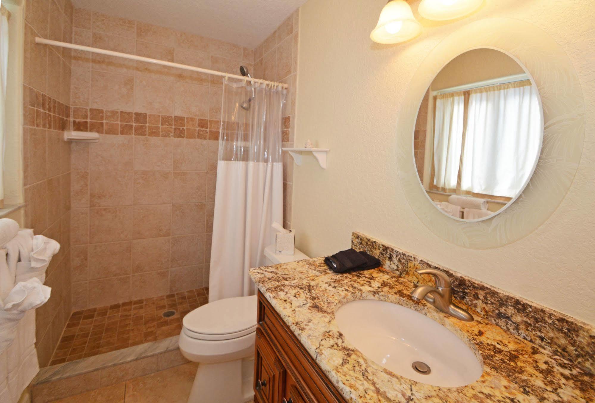 Westwinds Waterfront Resort St. Pete Beach Eksteriør billede