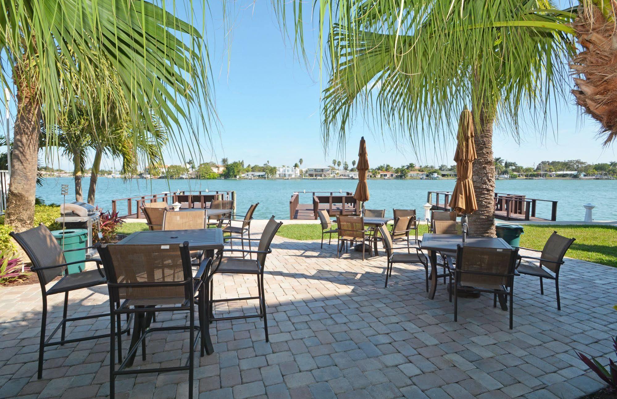 Westwinds Waterfront Resort St. Pete Beach Eksteriør billede